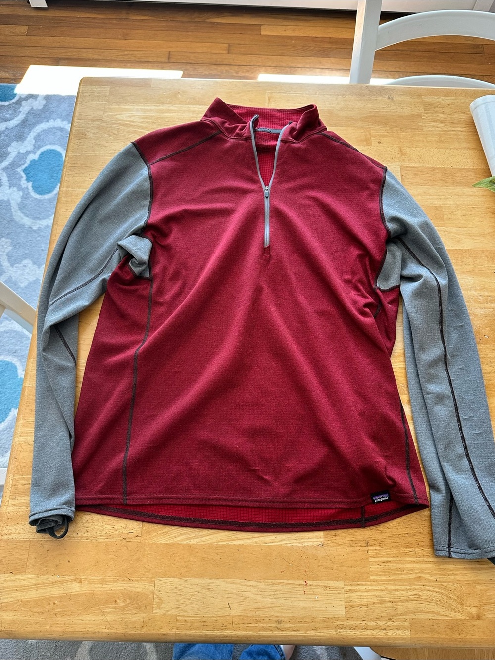 Patagonia men’s capelene shirt medium